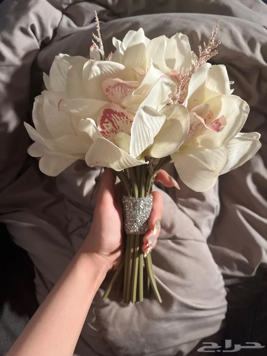 مسكة ورد عروسه 5