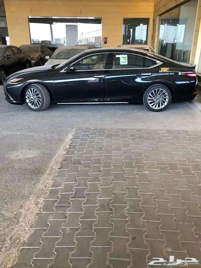 لكزس ES 350 فئة DD فل كامل 2025 اسود 1