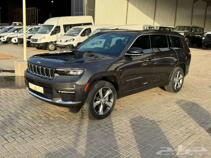 جيب شروكي موديل2022ممش 71000 2
