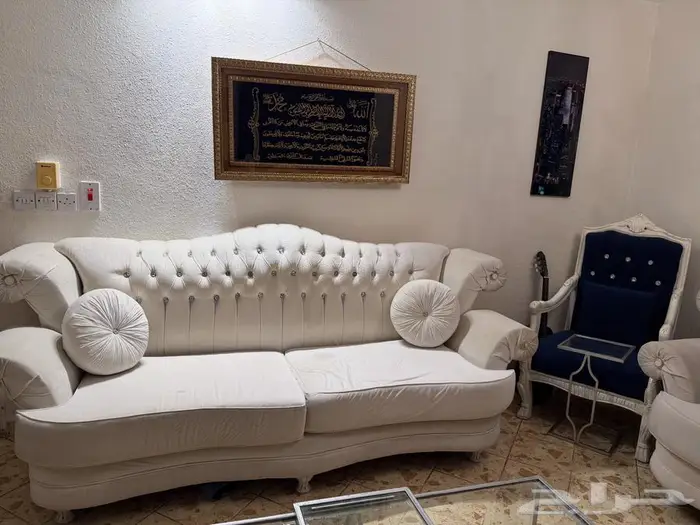كنب كامل للبيع مع الطاولات 2