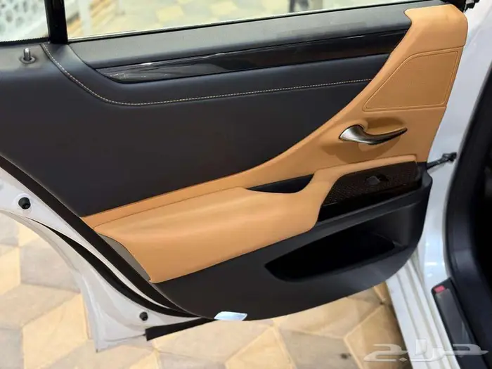 لكزس ES250 AA سعودي 2025 عيشها برفاهية أكبر . 14