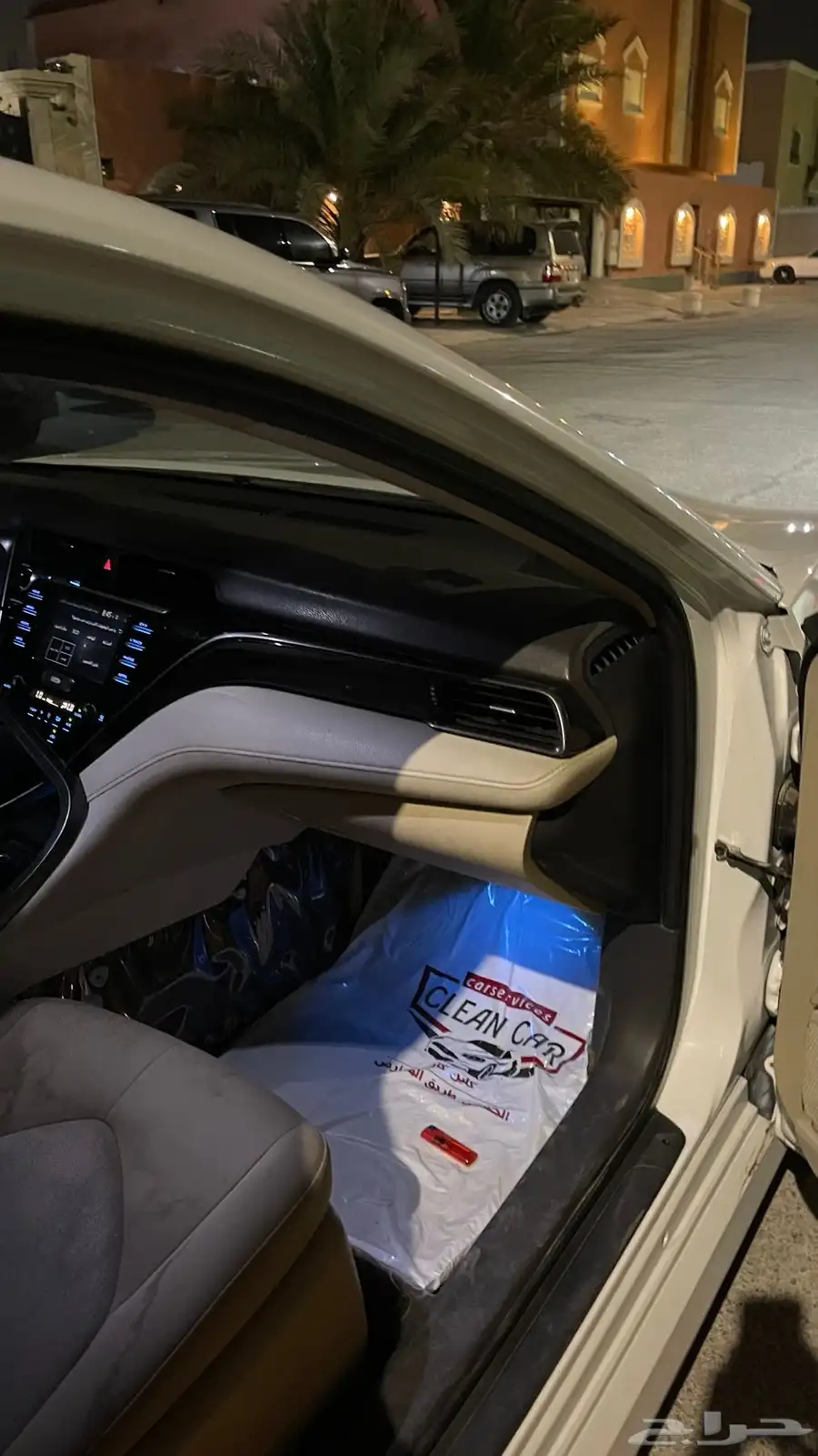للبيع كامري 2020 هايبرد 8