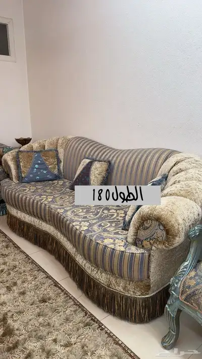 كنب كلاسيك فاخر نظيف جدا 3