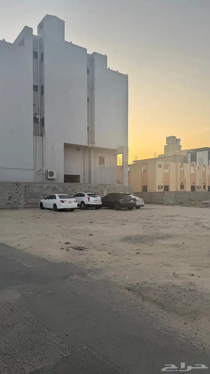 ارض للاستثمار بحي الشرايع 1