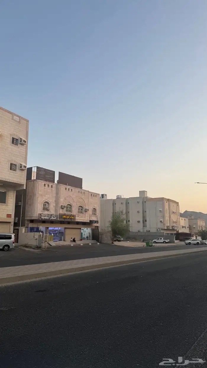 ارض للاستثمار بحي الشرايع 2