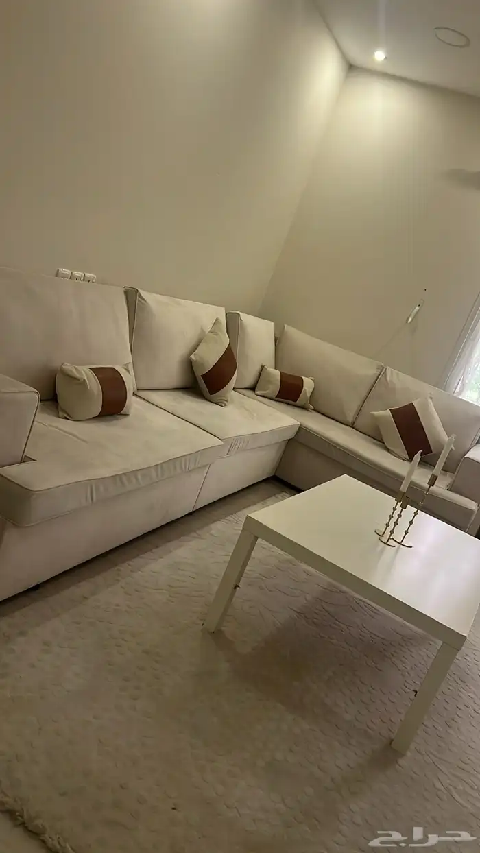 طاولة طعام مربعه من هوم سنتر مع كراسيها 7 مع كنب حرف تفصيل 1