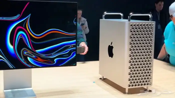 ماك برو مكتبي 2