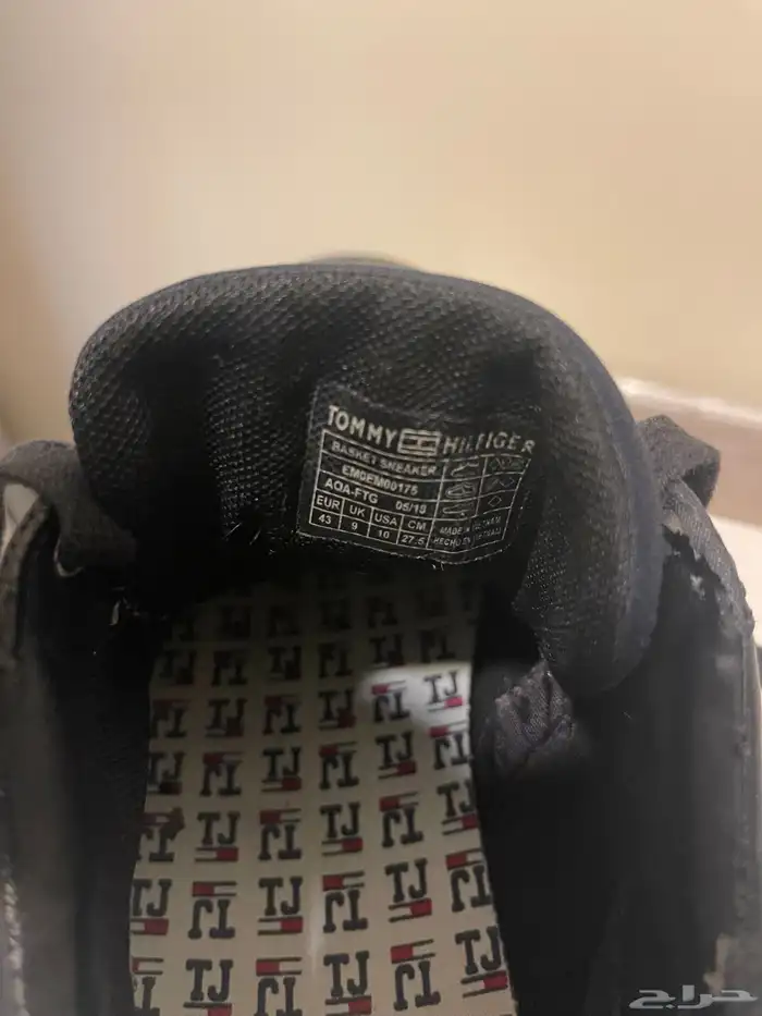 حذاء كاجوال من تومي هيلفيغر بحالة ممتازة مقاس43 2