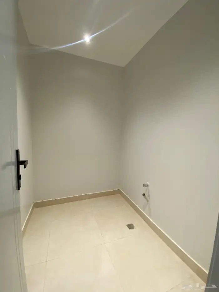 شقق فاخرة للبيع في حي عكاظ 16