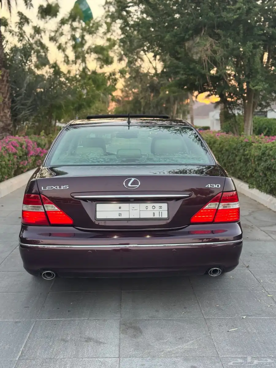 2005 Lexus LS430 3