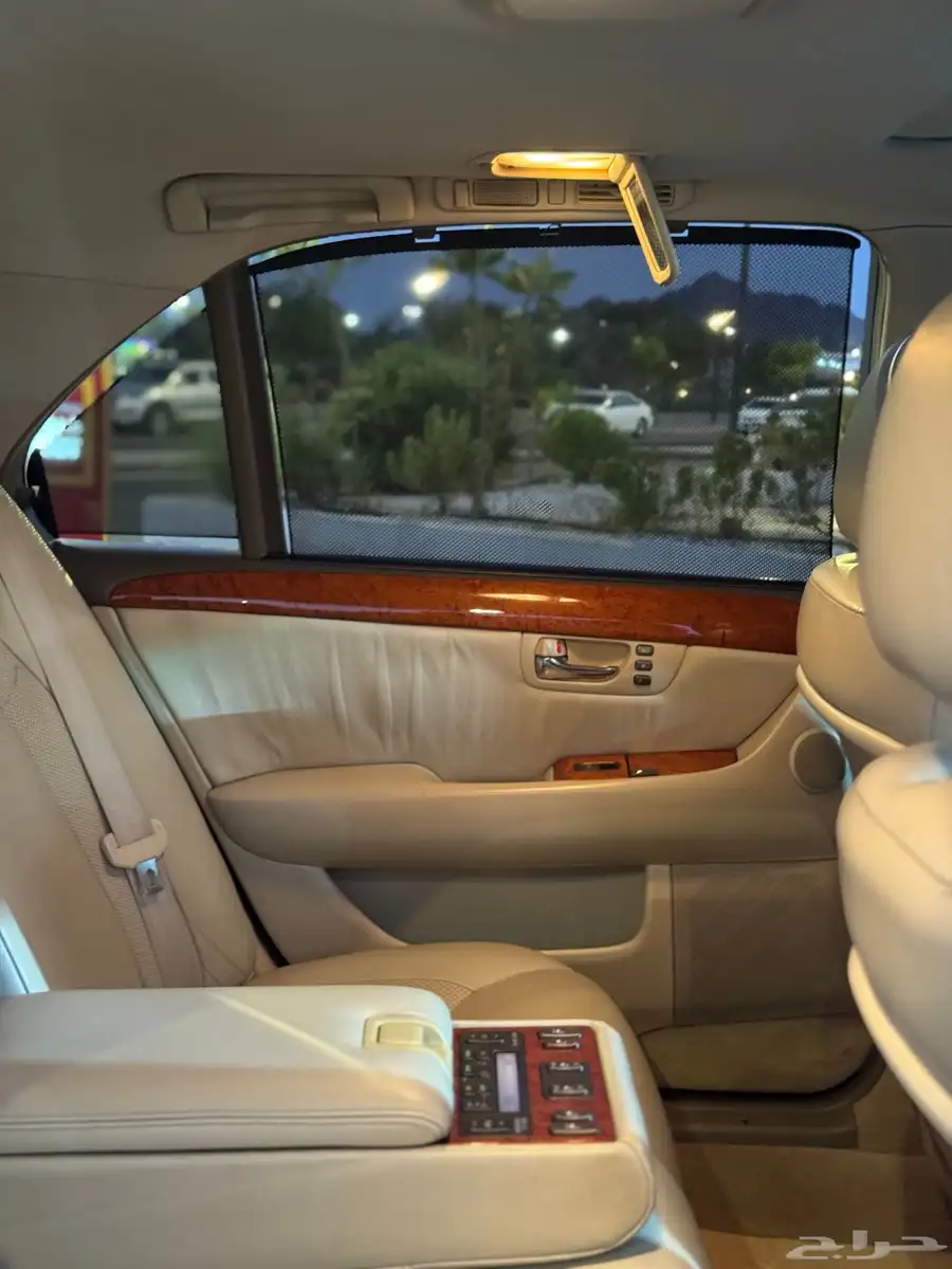 2005 Lexus LS430 19