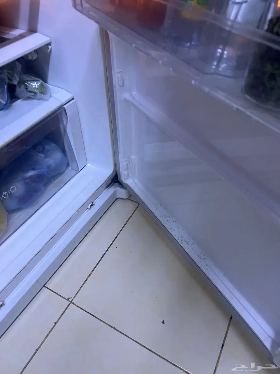 ثلاجه ال جئ لون ابيض كهرباء 110 ممتازه ولاعنرها خربت 1