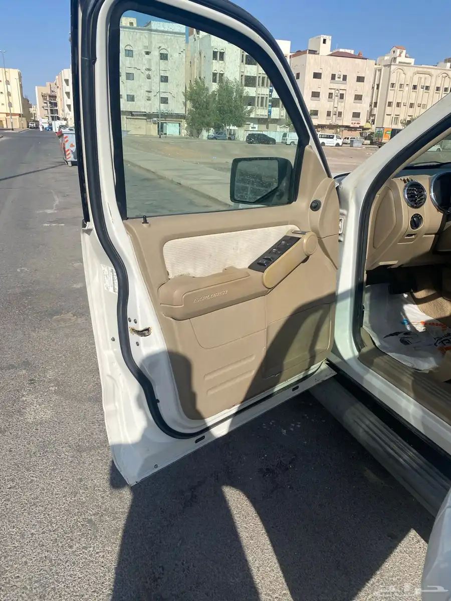 فورد إكسبلورر 8