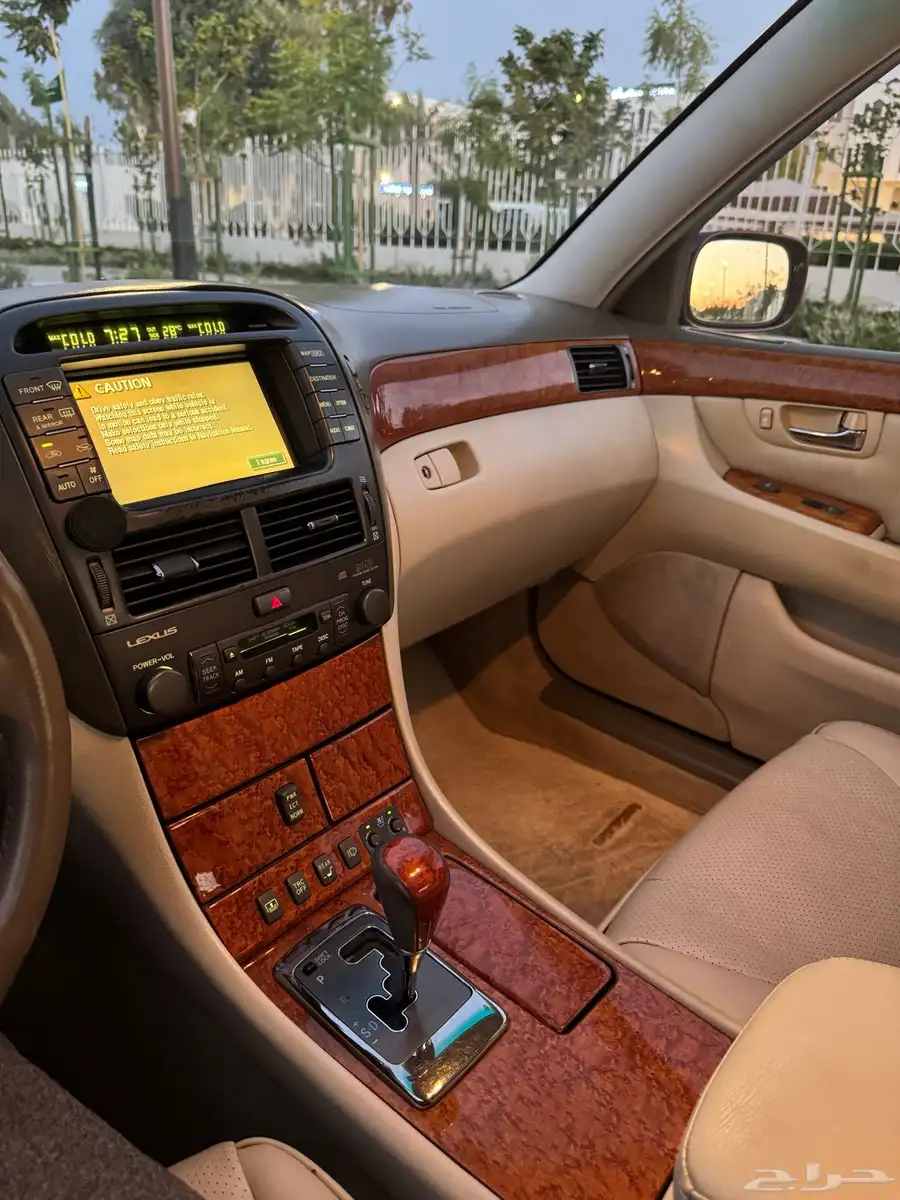 2005 Lexus LS430 18