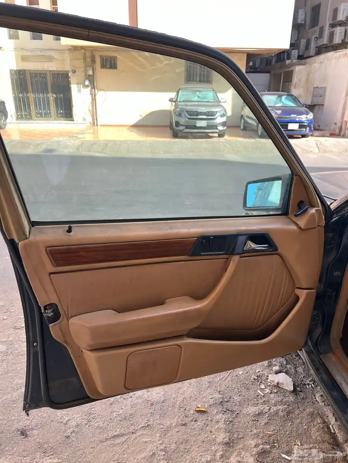 للبيع مرسيدس فرخ اي كلاس W124 300e 4