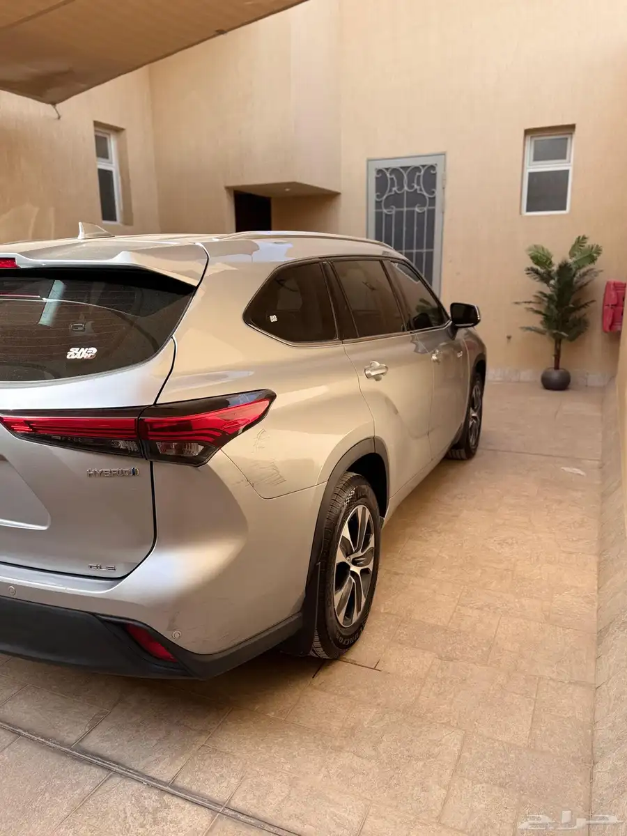 تويوتا هايلاندر GLE 3