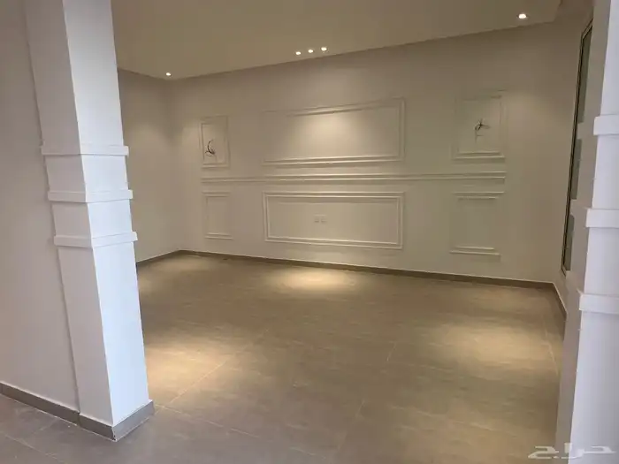 للإيجار فيلا فاخرة مع مسبح بحي سما عكاظ 4