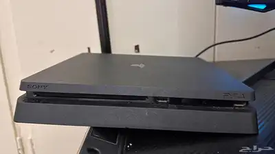 جهاز بلايستيشن 4 سليم سعة 500 جيجابايت مع ذراع تحكم 9