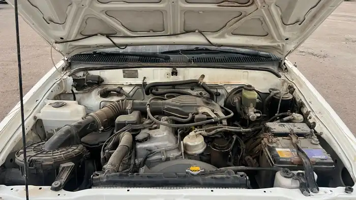 هايلوكس 2000 GL 11