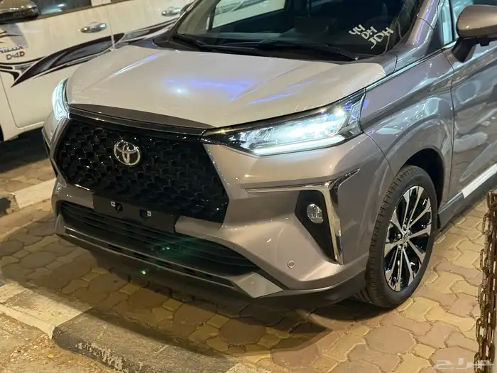تويوتا فيلوز GLX 2025 جميع الالوان 4