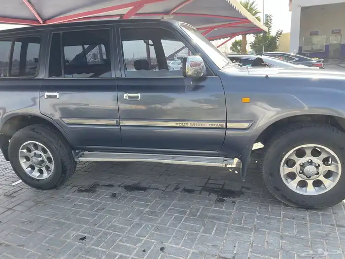 جيب لاندكروزر GX موديل 1992 اللون ازرق غامق مالك اول 7