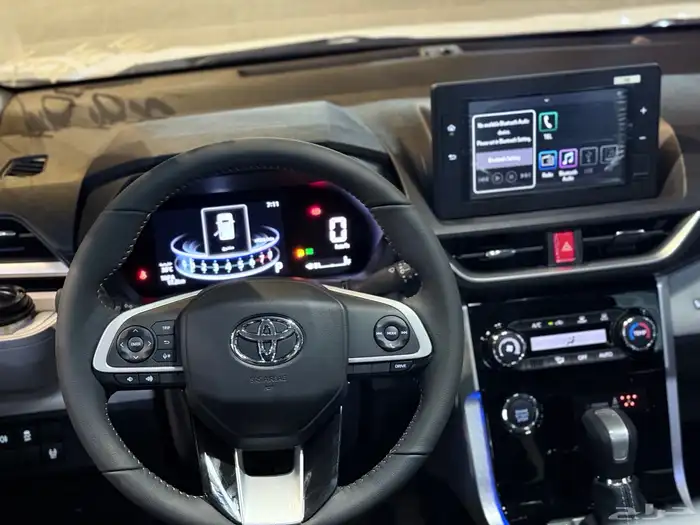 تويوتا فيلوز GLX 2025 جميع الالوان 11