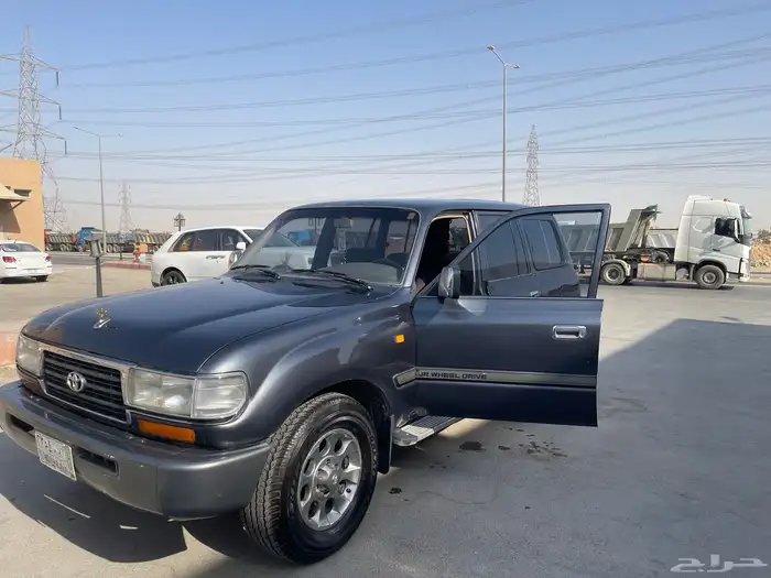 جيب لاندكروزر GX موديل 1992 اللون ازرق غامق مالك اول 0
