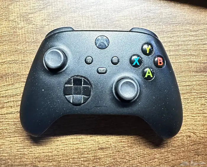 جهاز Xbox series X and controller 0