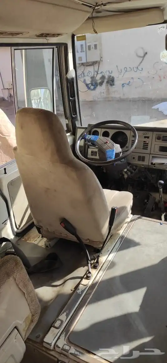 باص نيسان موديله 86 5