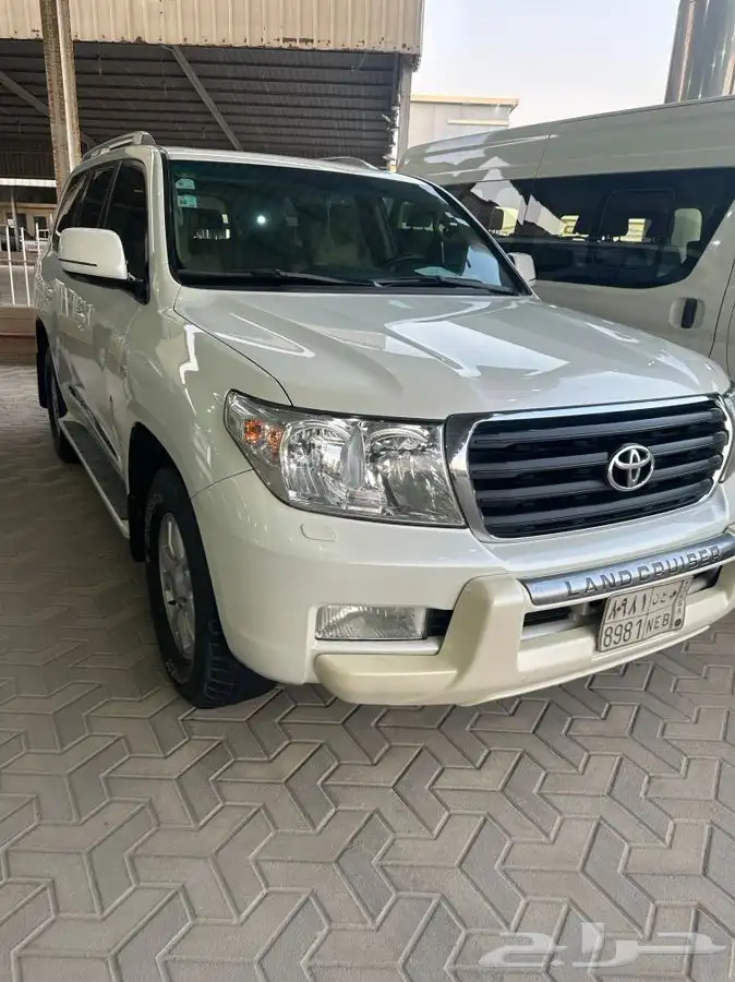 نبيع لاند كروزر 2011 مخزززن ( تم البيع ) 1