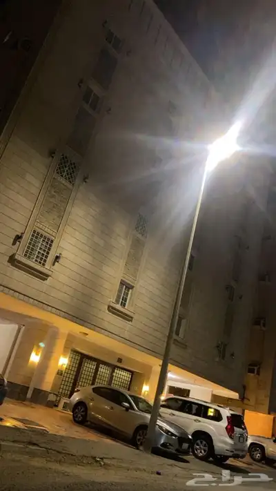شقة للبيع بسعر مغري حي مريخ 1