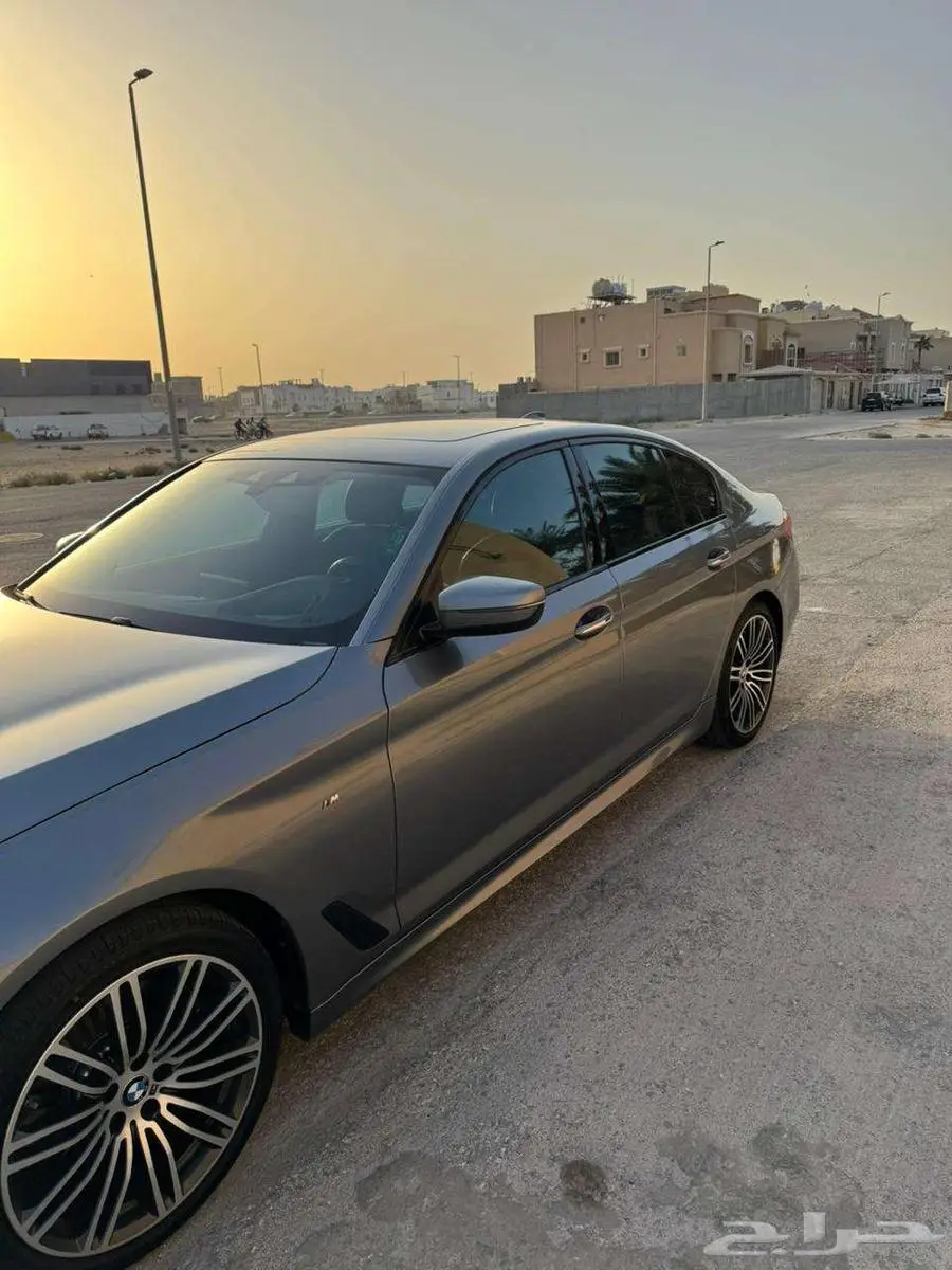 BMW 530i M kit موديل 2017 نظيف 8