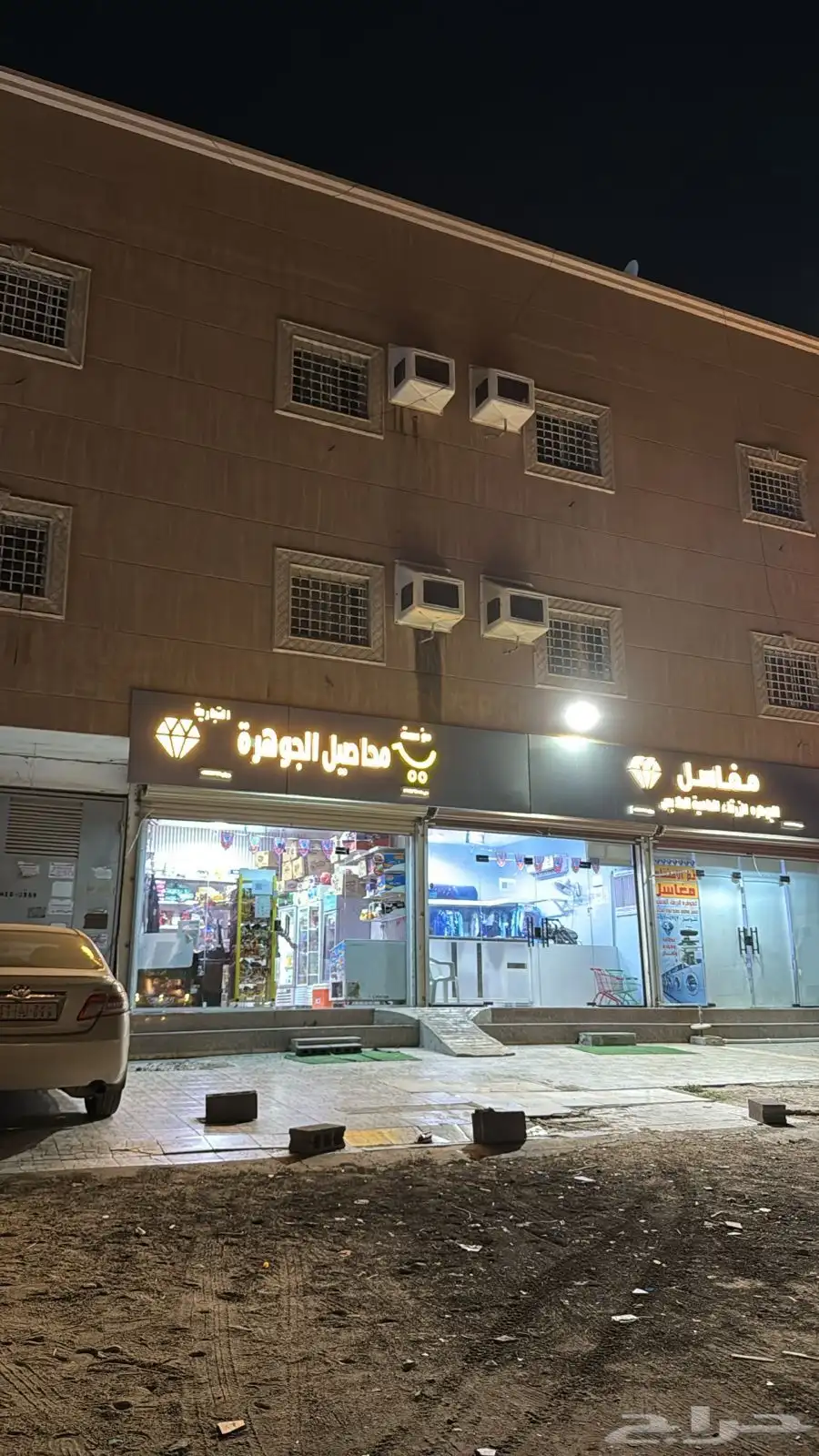 عمارة سكنية تجارية استثمارية بدخل 210 الف ابو عريش 0