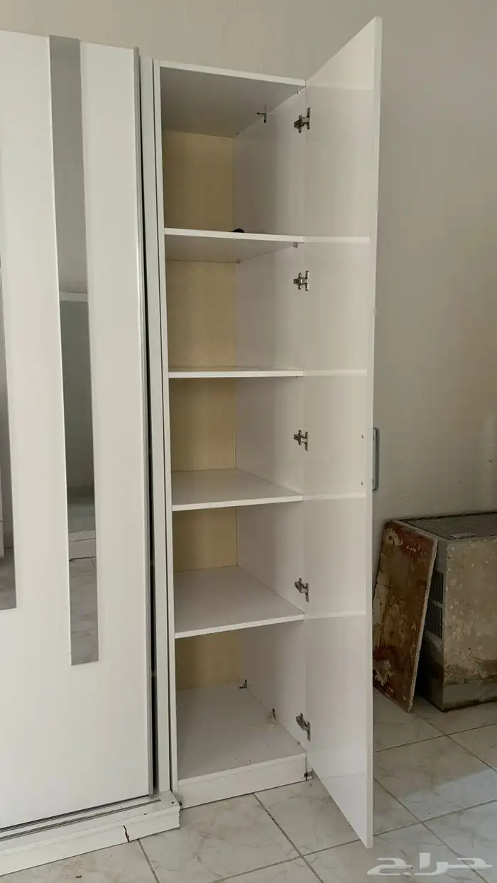غرفة نوم كاملة. مافيها اي كسور او خراب 2