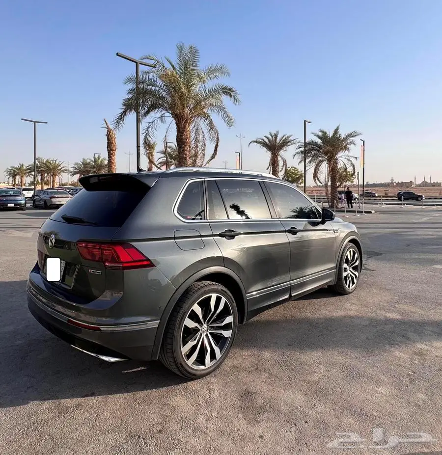Volkswagen Tiguan R-Line 2019 Full Option Sport 53K KM 20