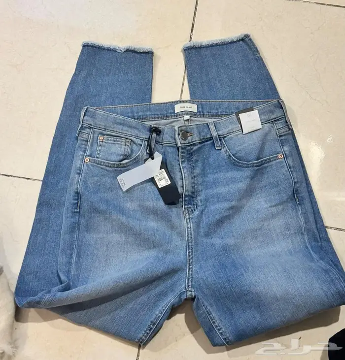 للبيع ملابس منها الحديد ومنها المستخدم استخدام بسيط 10