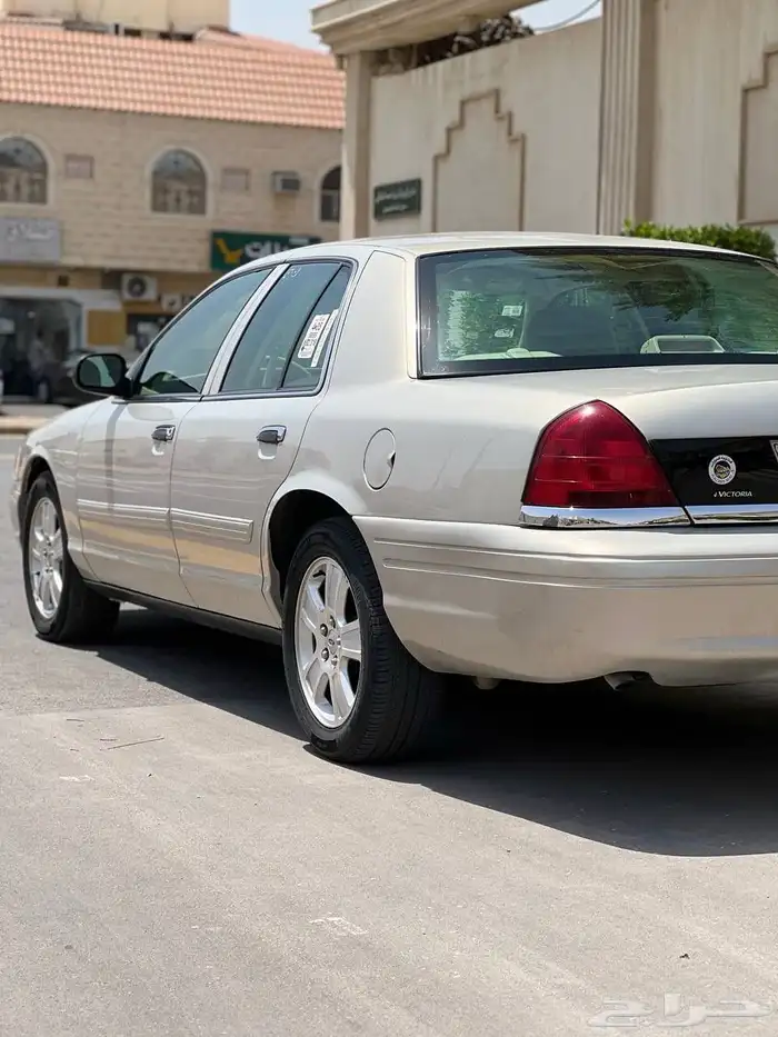 فورد كروان فكتوريا 2012 ماشي 270 الف (تم البيع) 6