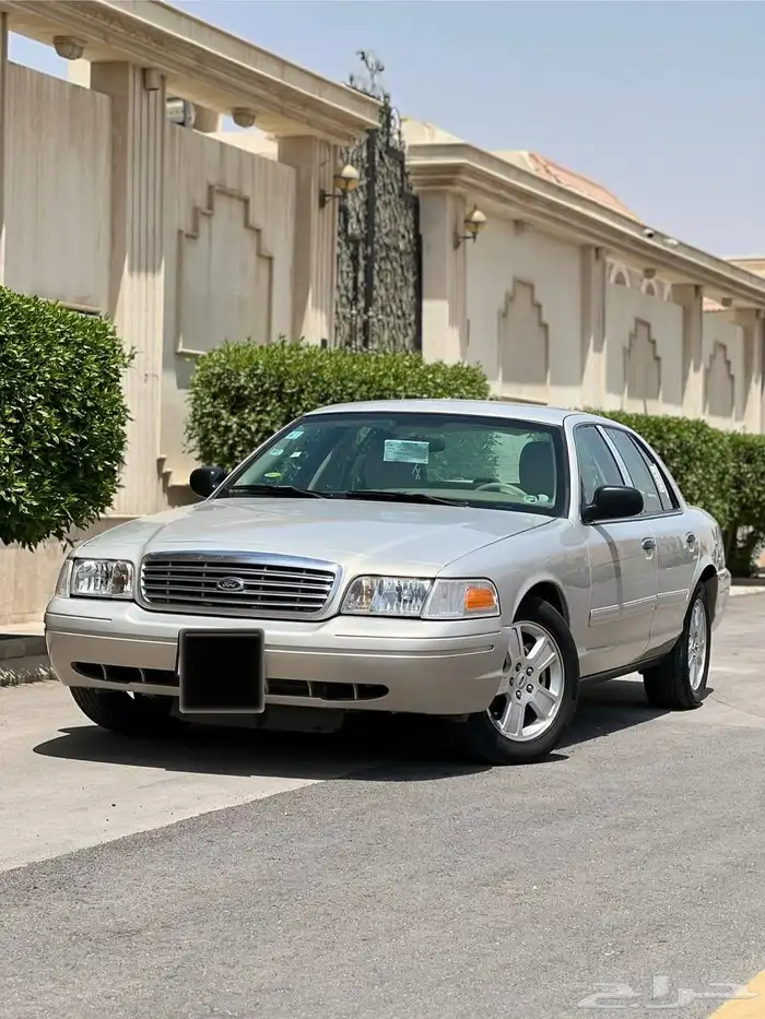 فورد كروان فكتوريا 2012 ماشي 270 الف (تم البيع) 1