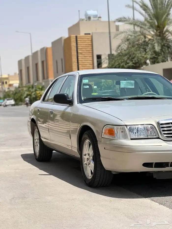 فورد كروان فكتوريا 2012 ماشي 270 الف (تم البيع) 4