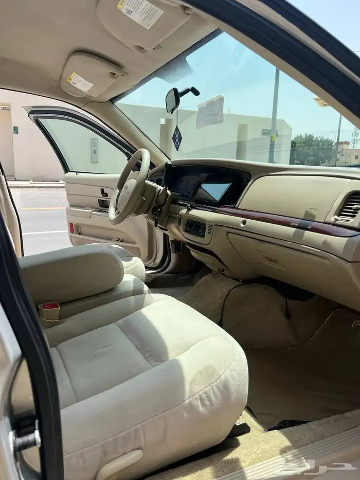 فورد كروان فكتوريا 2012 ماشي 270 الف (تم البيع) 25