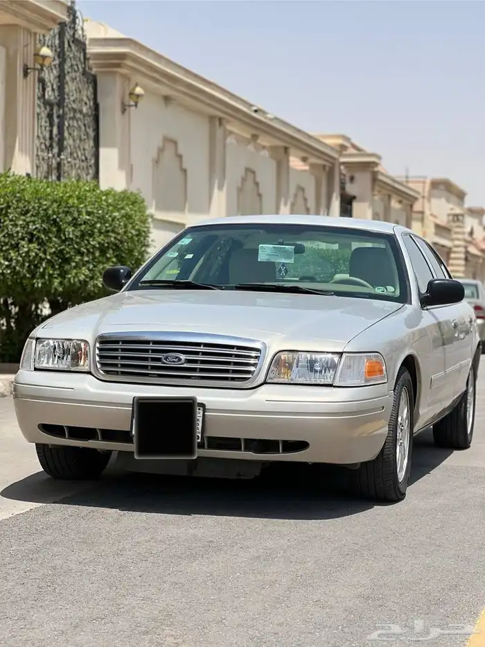 فورد كروان فكتوريا 2012 ماشي 270 الف (تم البيع) 3