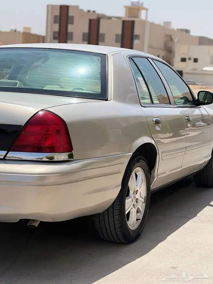 فورد كروان فكتوريا 2012 ماشي 270 الف (تم البيع) 8