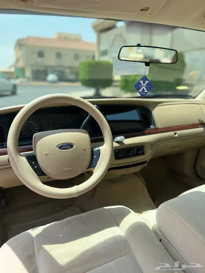 فورد كروان فكتوريا 2012 ماشي 270 الف (تم البيع) 19