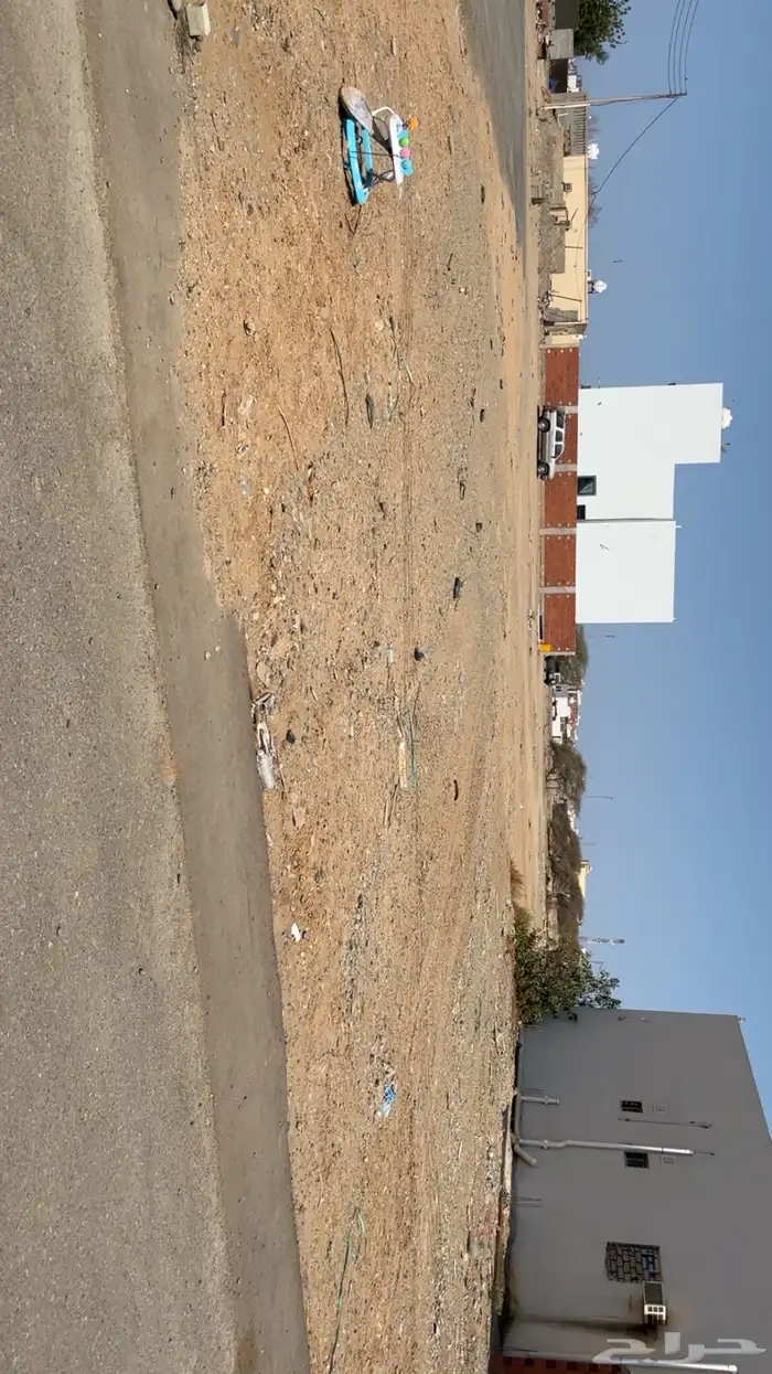 أرض على شارعين 2