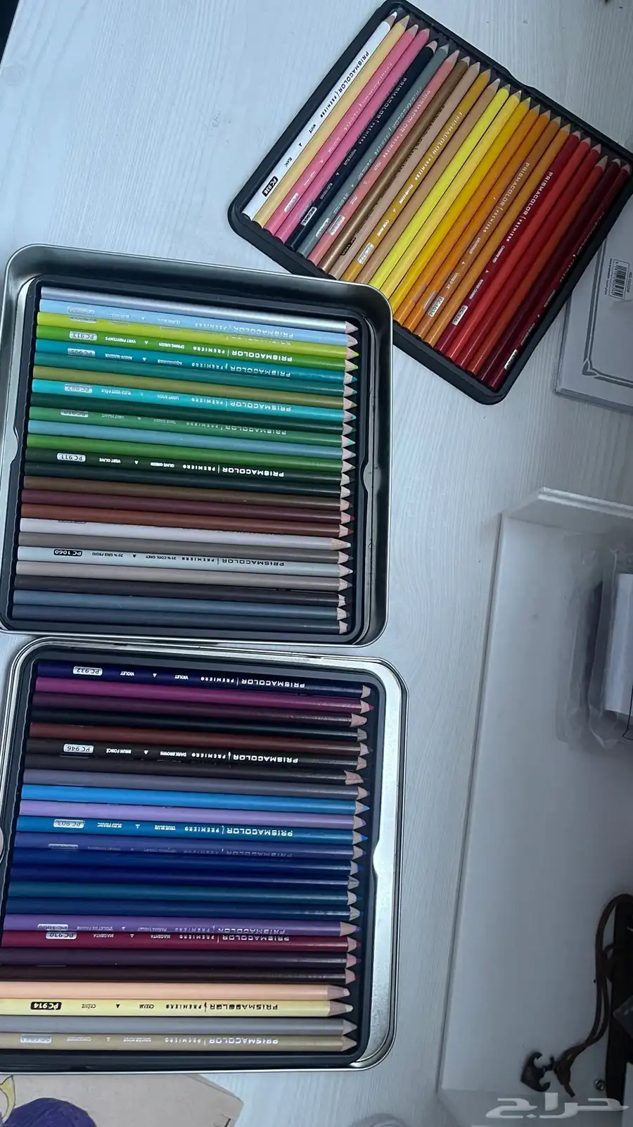 للبيع   علبة Prismacolor Premier (72 لون) استخدام خفيف جد ا 1