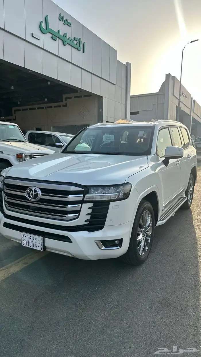 لاندكروزر 2024 ماشي 26 بنزين رقم 4 السوم 285 9
