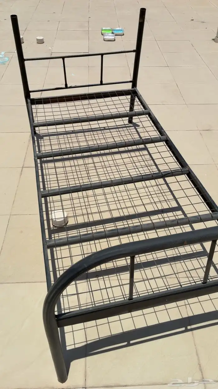 4 سرير حديدي للبيع 0