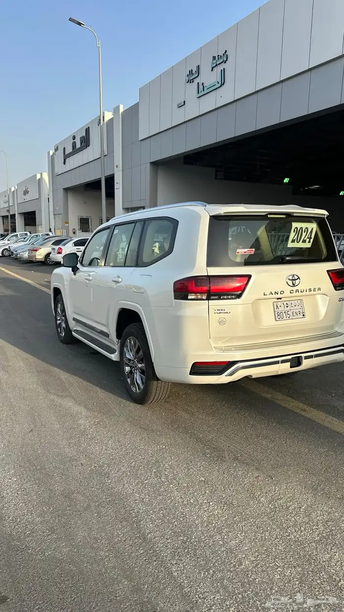 لاندكروزر 2024 ماشي 26 بنزين رقم 4 السوم 285 11