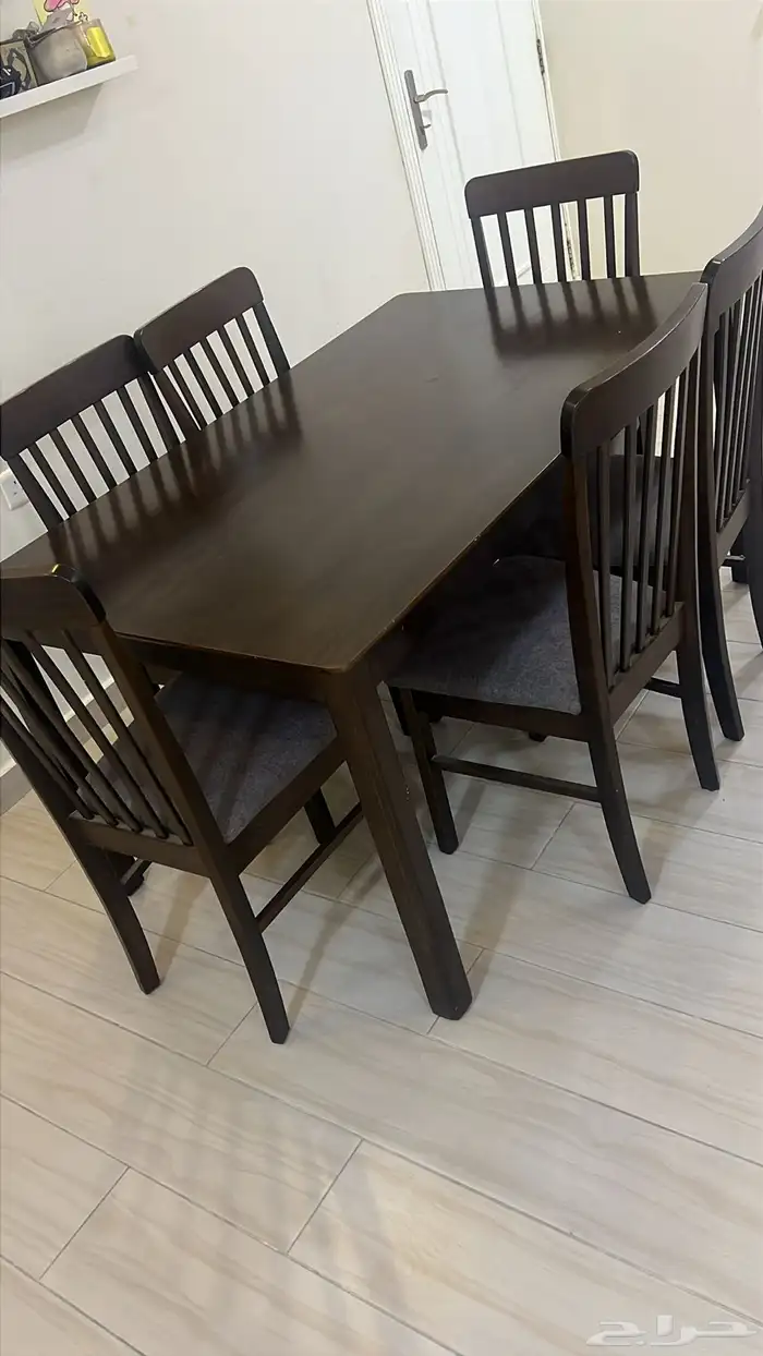 طاولة طعام من هوم سنتر شبه جديده 4