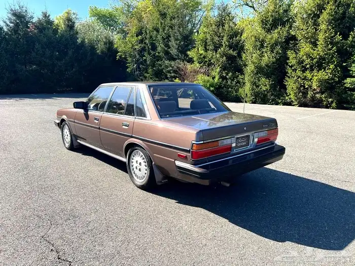 تويوتا كرسيدا لكجري 1986 TOYOTA CRESSIDA 2